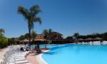 Anteprima lettini buoni piscina dettaglio piscine Minerva Club Resort & Spa